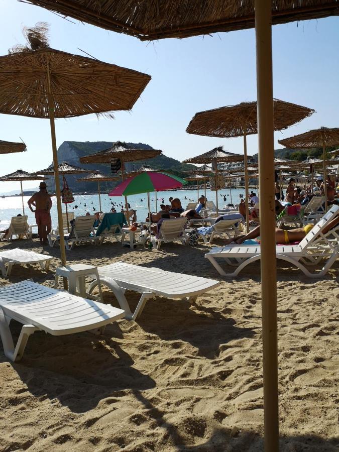 Seaview Apartment Complex Karia Kavarna Eksteriør bilde