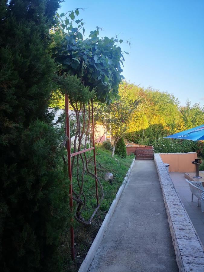 Seaview Apartment Complex Karia Kavarna Eksteriør bilde