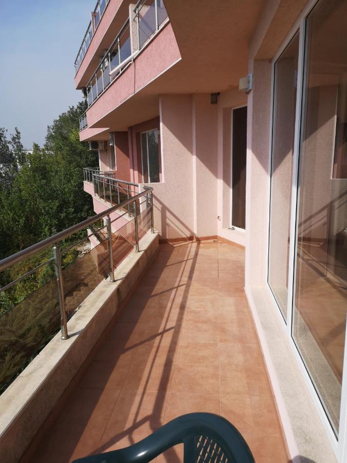 Seaview Apartment Complex Karia Kavarna Eksteriør bilde