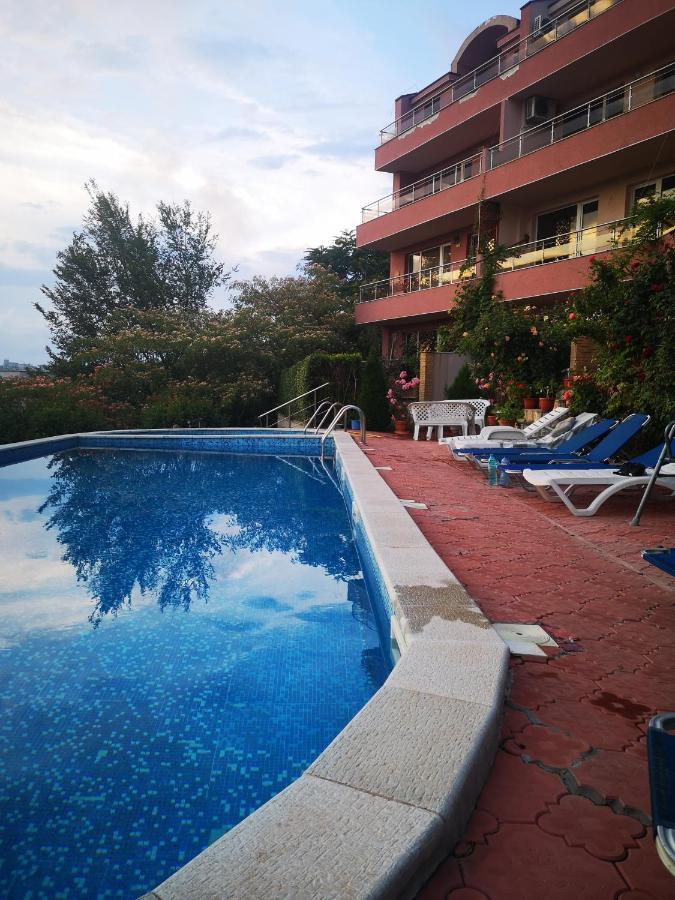 Seaview Apartment Complex Karia Kavarna Eksteriør bilde
