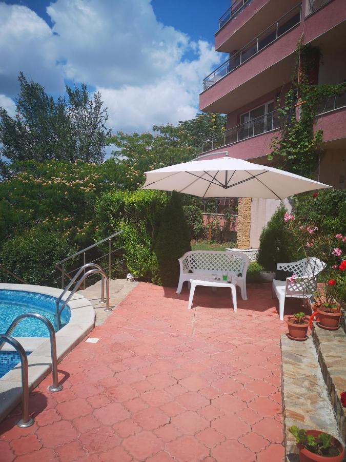 Seaview Apartment Complex Karia Kavarna Eksteriør bilde