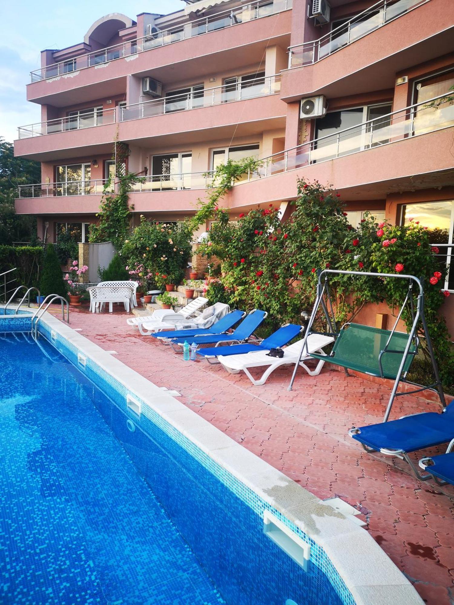 Seaview Apartment Complex Karia Kavarna Eksteriør bilde