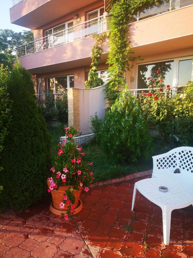 Seaview Apartment Complex Karia Kavarna Eksteriør bilde